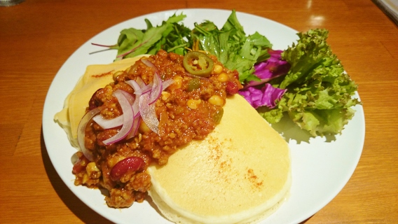 ホットチリビーンズのメキシカンパンケーキ